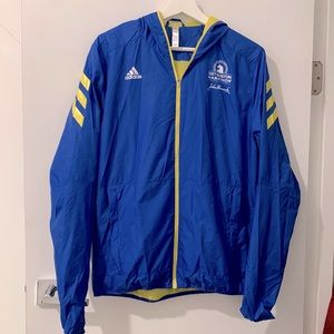 2021 Boston Marathon volunteer jacket - blue / yellow - size small
